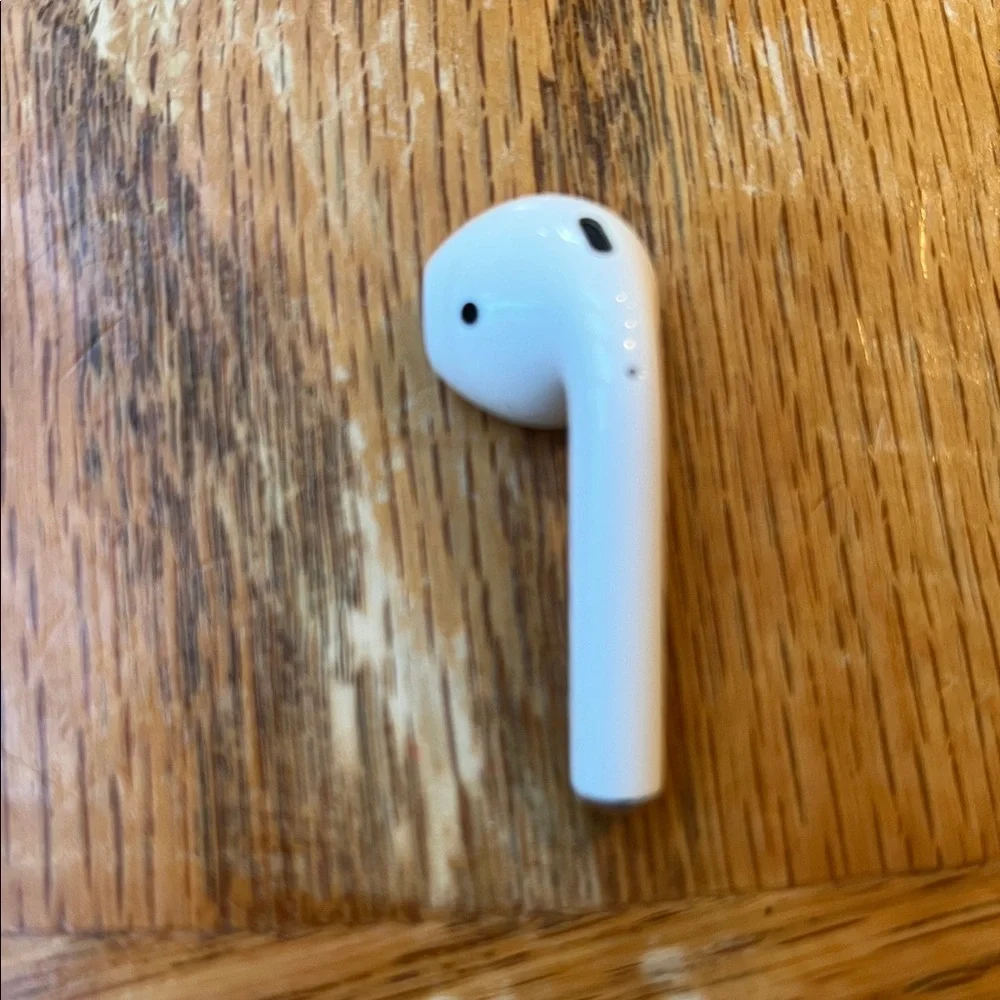 Genuine Apple Airpods Left (L) A2031 Bluetooth Left side Replacement ONLY